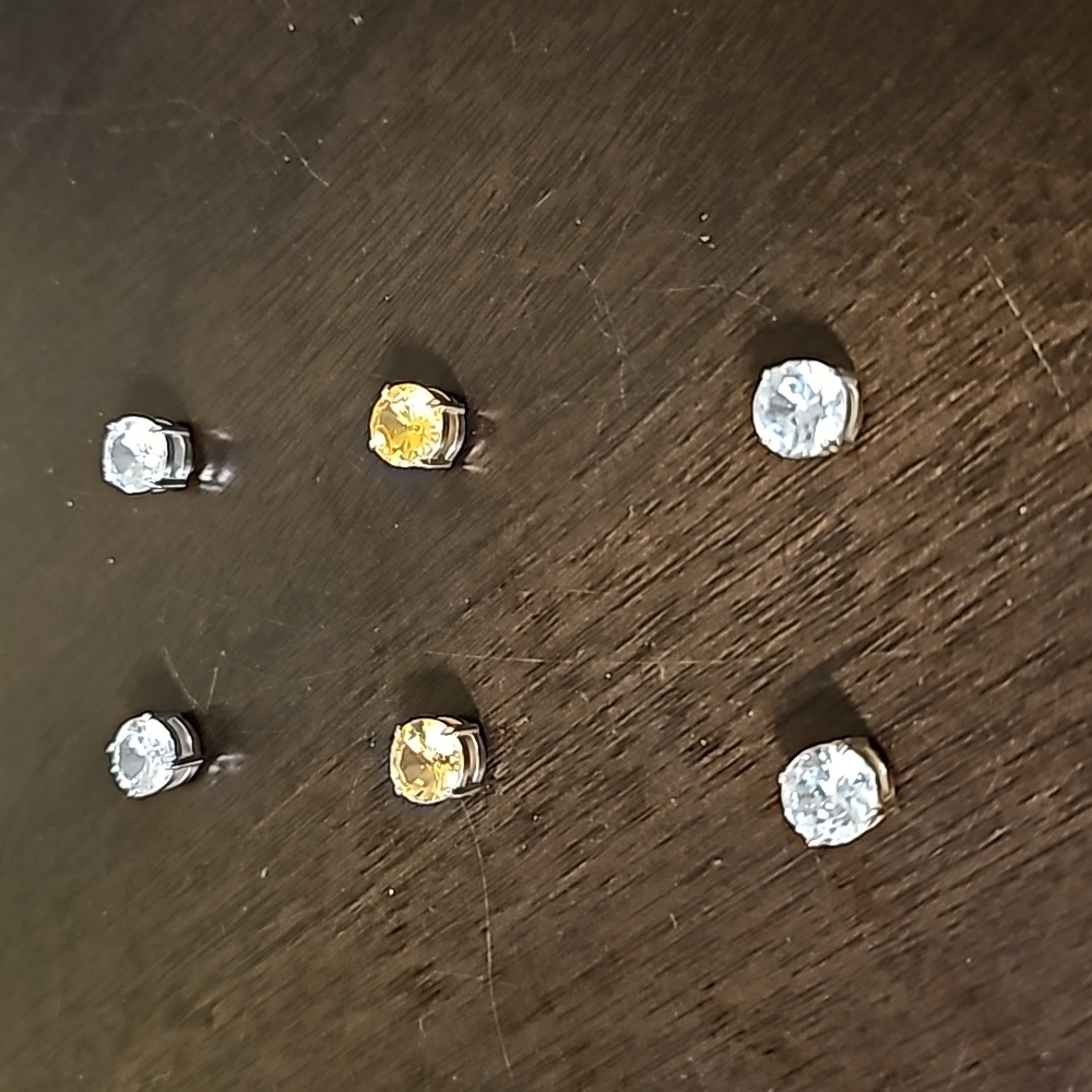 4 pairs Magnetic men's earrings